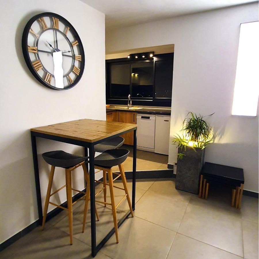 Rooftop - L'Appartement En Haut Saint-Denis Exterior photo